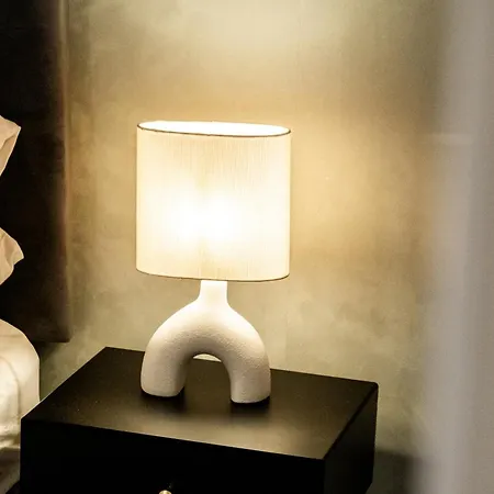 Chic Urban Haven - Luxurious City 2-bedroom Retreat With Top Amenities - Sleeps 6 Apartment